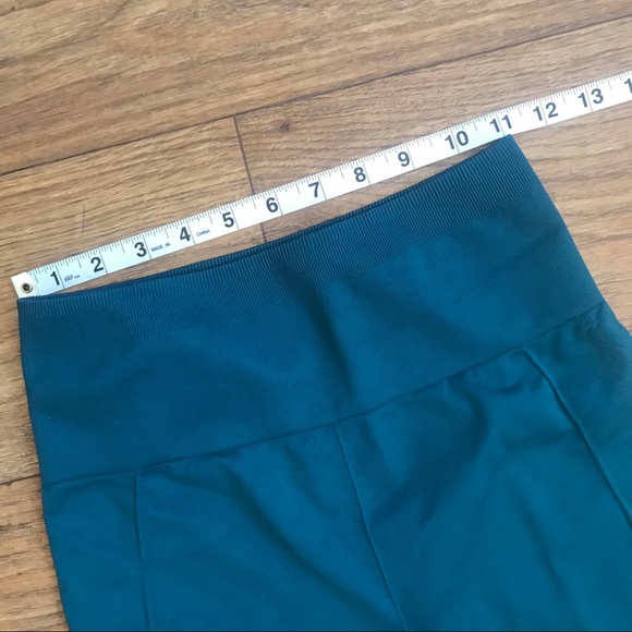 Fabletics seamless 7/8 cropped legging - Picture 8 of 9